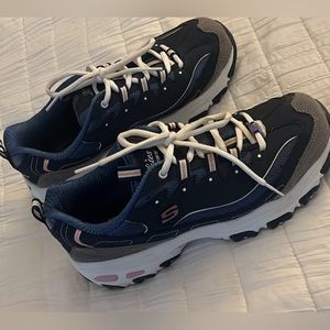 Women’s sketchers